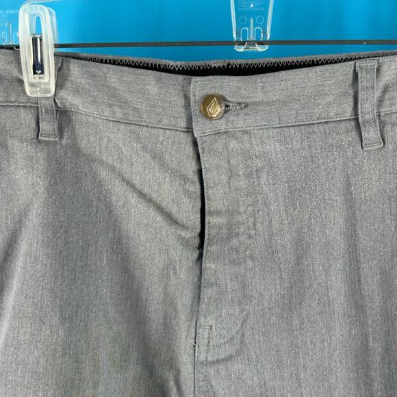 Volcom Shorts Men 32 Gray Chino Casual Streetwear Skate Everyday - Picture 2 of 12